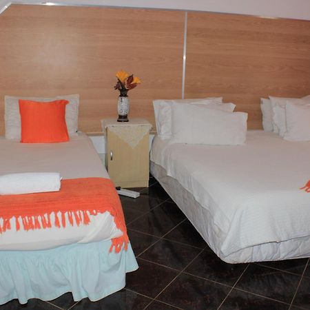 His Glory Guest House Vryheid Esterno foto