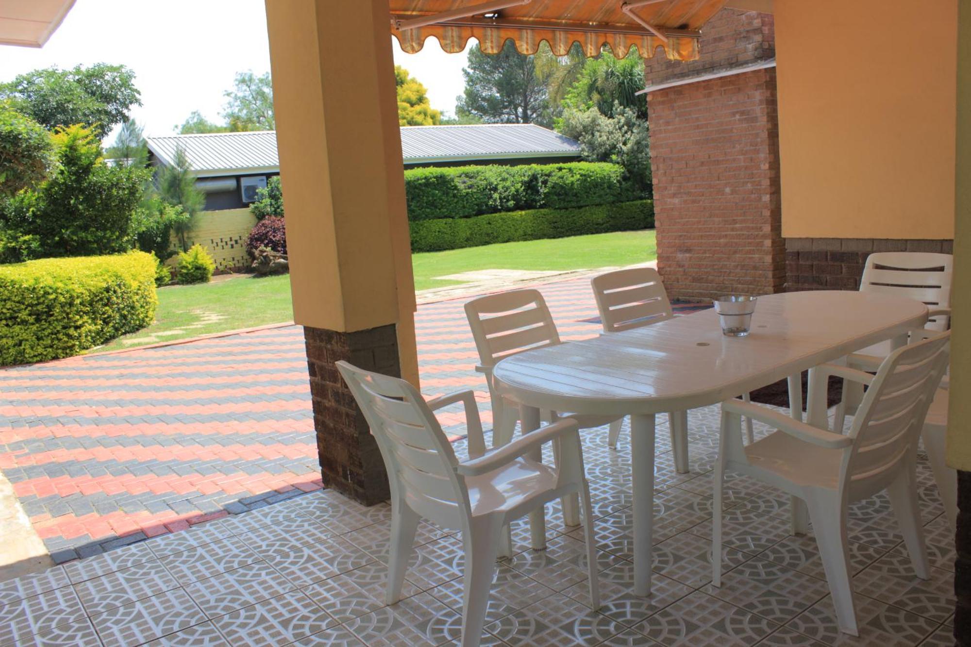 His Glory Guest House Vryheid Esterno foto