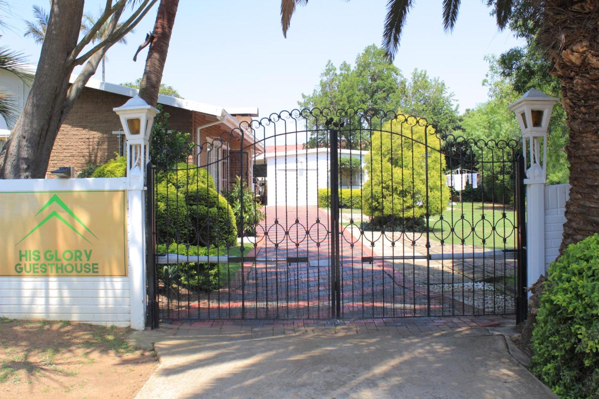 His Glory Guest House Vryheid Esterno foto