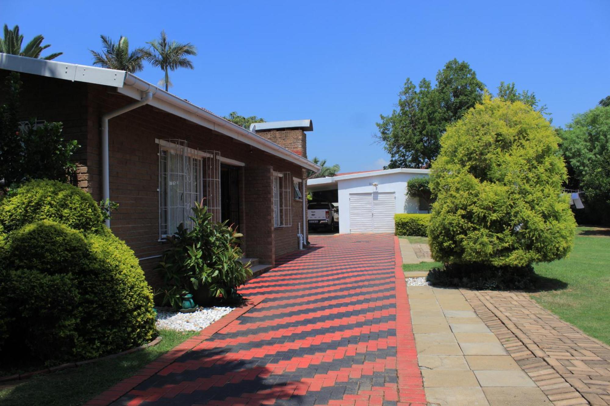 His Glory Guest House Vryheid Esterno foto