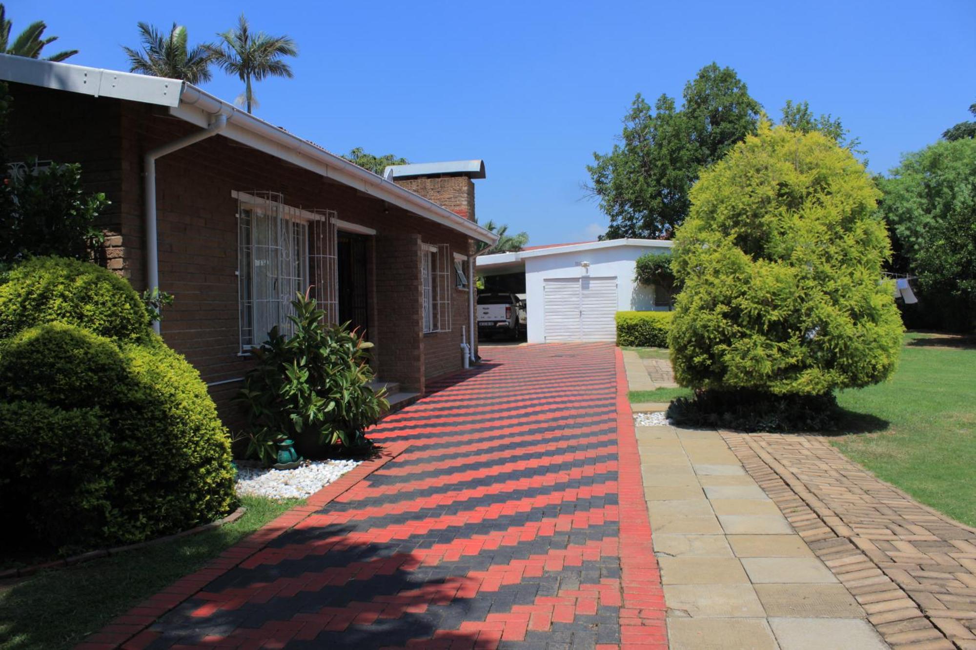 His Glory Guest House Vryheid Esterno foto