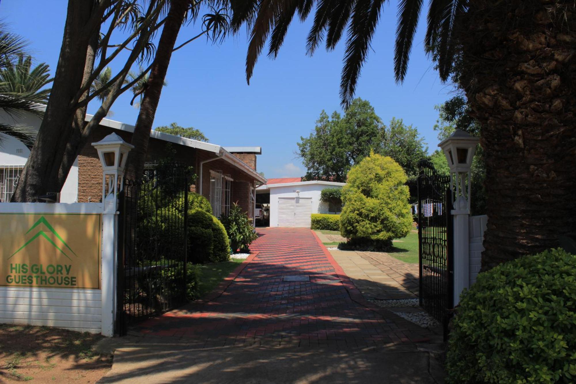 His Glory Guest House Vryheid Esterno foto