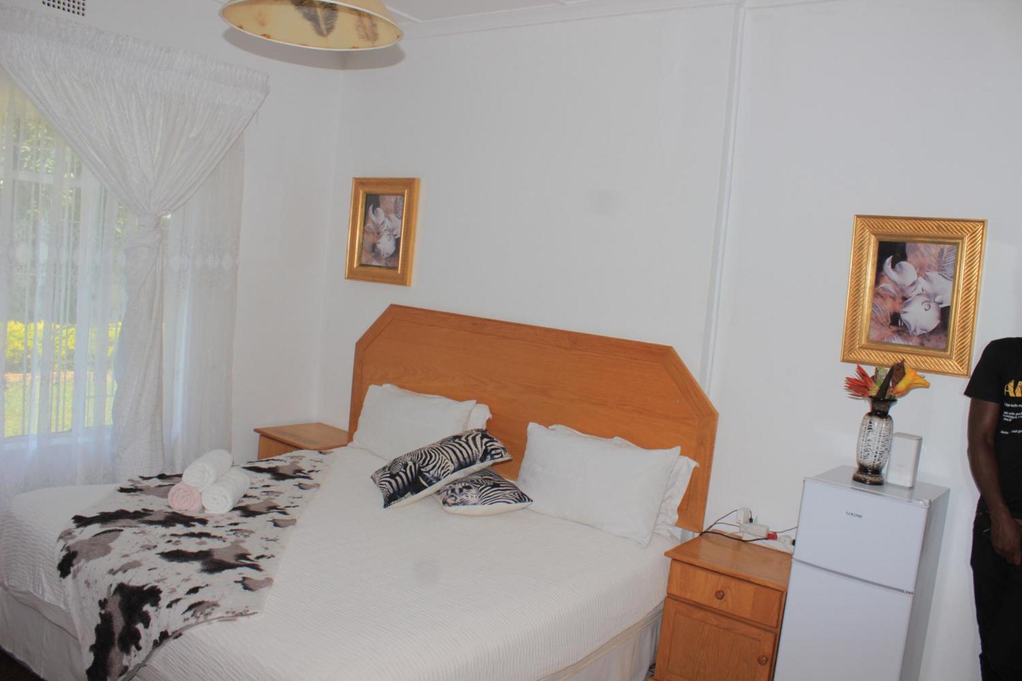 His Glory Guest House Vryheid Esterno foto